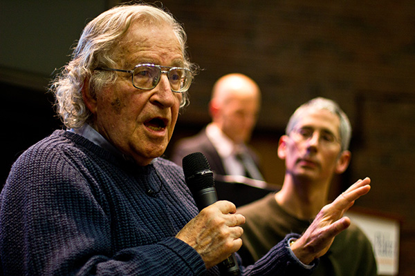 ZinnDigital's tweet photo. FROM THE ARCHIVES
Watch the 2011 tribute by Noam Chomsky, “Honoring Howard Zinn: A Historian Who Made History” with Anthony Arnove.
https://t.co/RyhQWe5Nxn https://t.co/TKFePz6vPz