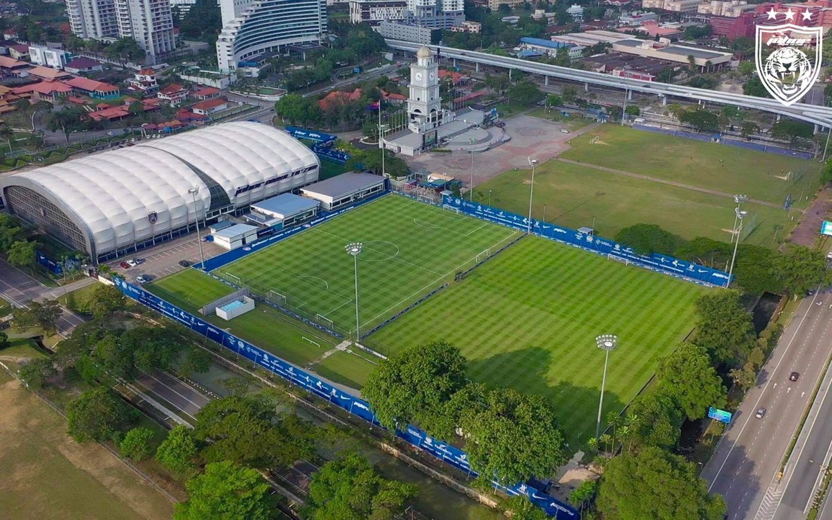 juanbudiman's tweet photo. Berikut dikongsikan senarai pusat² latihan Kelab Bolasepak Johor Darul Ta’zim:

1️⃣Padang Seri Gelam
2️⃣Padang Mawar, Pasir Gudang
3️⃣Stadium Mini TUTA
4️⃣Stadium Nasional Bukit Jalil

#JDT https://t.co/2uybTcuDfZ