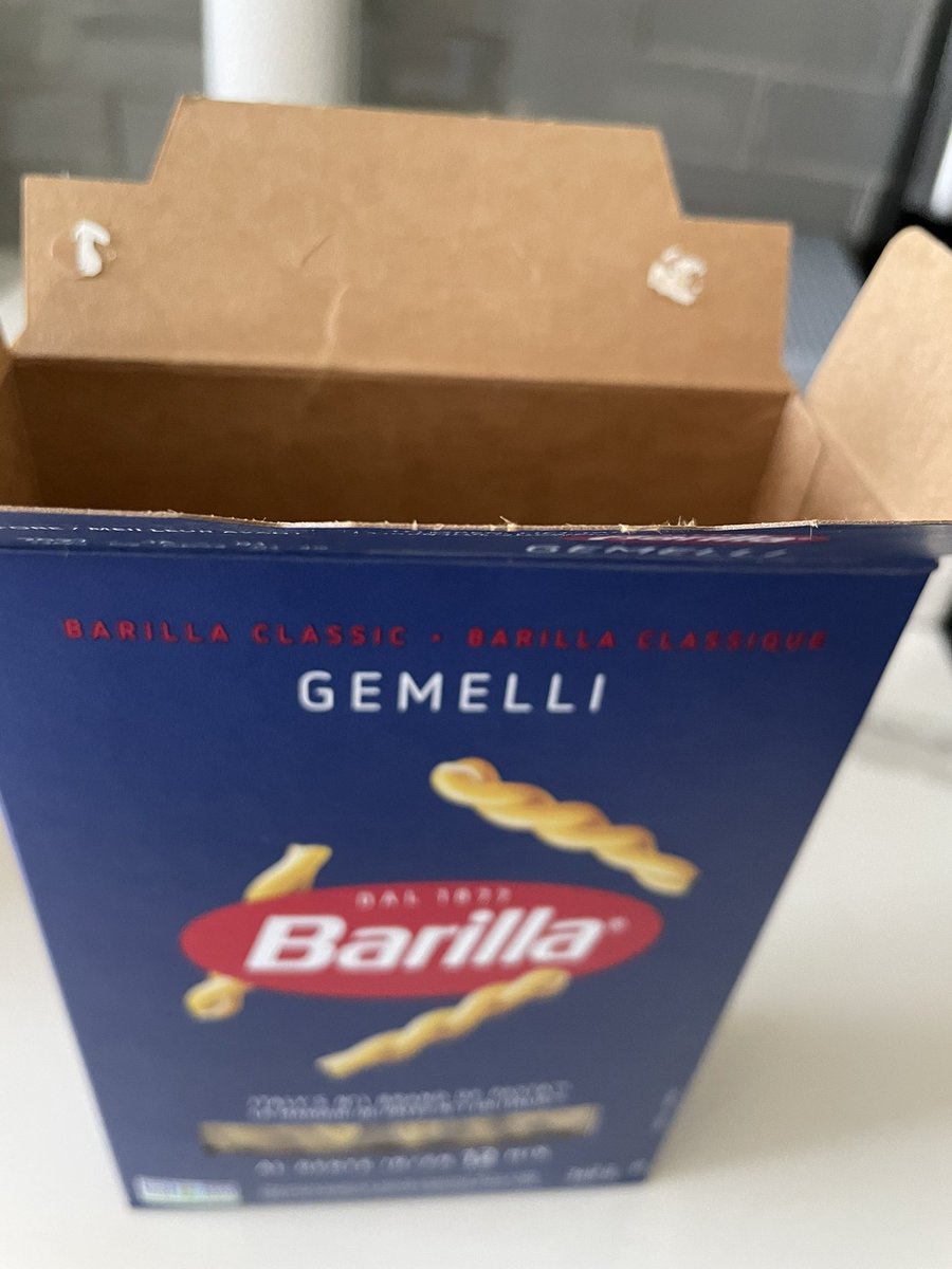 SaijElle's tweet photo. Shrinking and price gouging continues. @BarillaUS what do you have to say? #shrinkflation #groceries https://t.co/Q5e6iYRtce