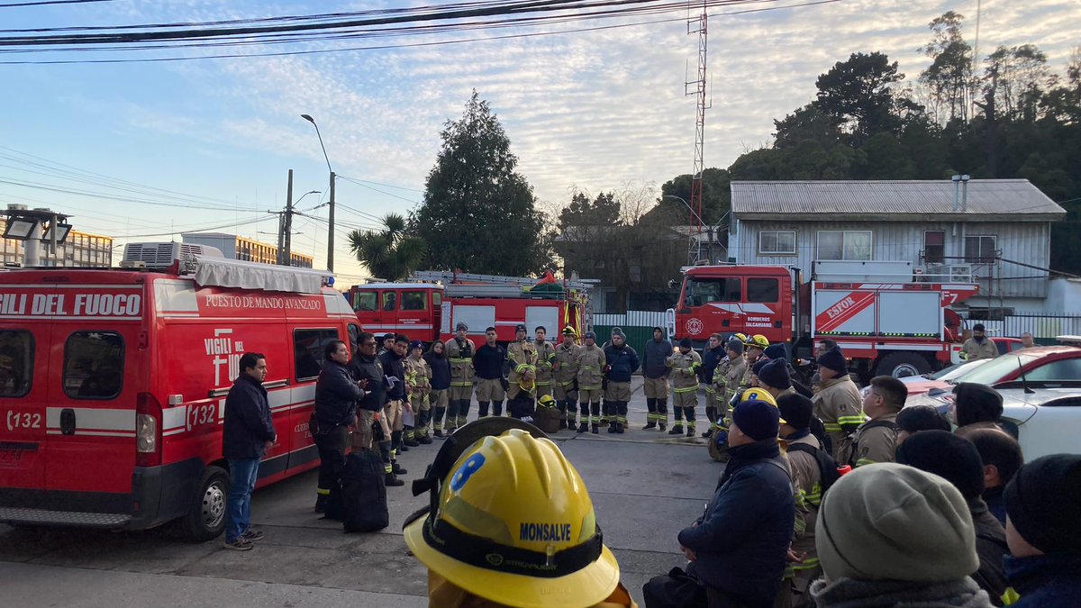 SNOBomberos's tweet photo. #AcreditaciónForestal a esta hora se da inicio al establecimiento del Puesto de Comando y Campamentación de los Equipos de Bomberos de los @CentralCBC y @CBTalcahuano dentro de su ejercicio de acreditación de la especialidad forestal ante el Sistema Nacional de Operaciones https://t.co/vmzcVPy3HF