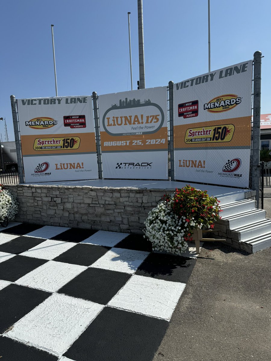 Schedule update! @nascar has pushed back timing today of <a href="/LIUNA/">LIUNA</a> 175 <a href="/NASCAR/">NASCAR</a>_Trucks practice and qualifying to accommodate teams.
New time 4:00pm Practice, 4:30-5:30pm Qualifying.  See ya here - FREE grandstand admission today!