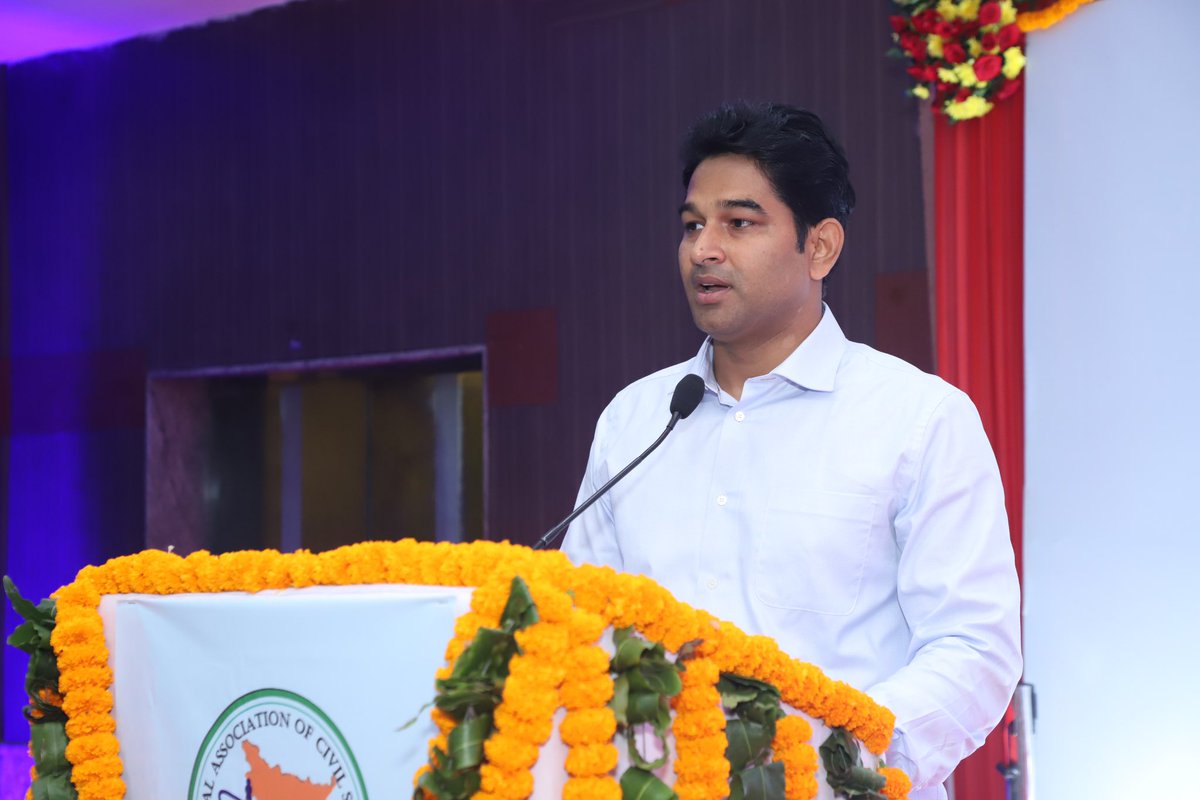 Vijay_IRTS's tweet photo. NACS Bihar &amp; Jharkhand organises CONNECT’24 at Delhi to felicitate CSE-23 successful candidates of Bihar &amp; Jharkhand !! 

It was attended by more than 300 participants. 

Congratulations all 💐💐 https://t.co/asdptbESqb