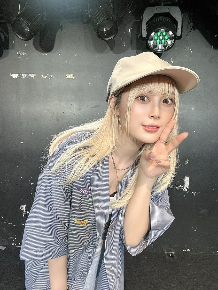 yukina_miki_'s tweet image. 今日はまさかの全員白キャップ✖︎デニムコーデでした！笑
まつ毛もバチバチにしてきたぜっ😎

楽しすぎた1日だったー！！
財部さんともたくさんお話しできたし、2マンライブできて嬉しかったです！
ファンの方々も優しすぎた🥺

次は10/5(土)ELB 3周年！！
また五反田に集合だよー🙌

#財部亮治 #ELB