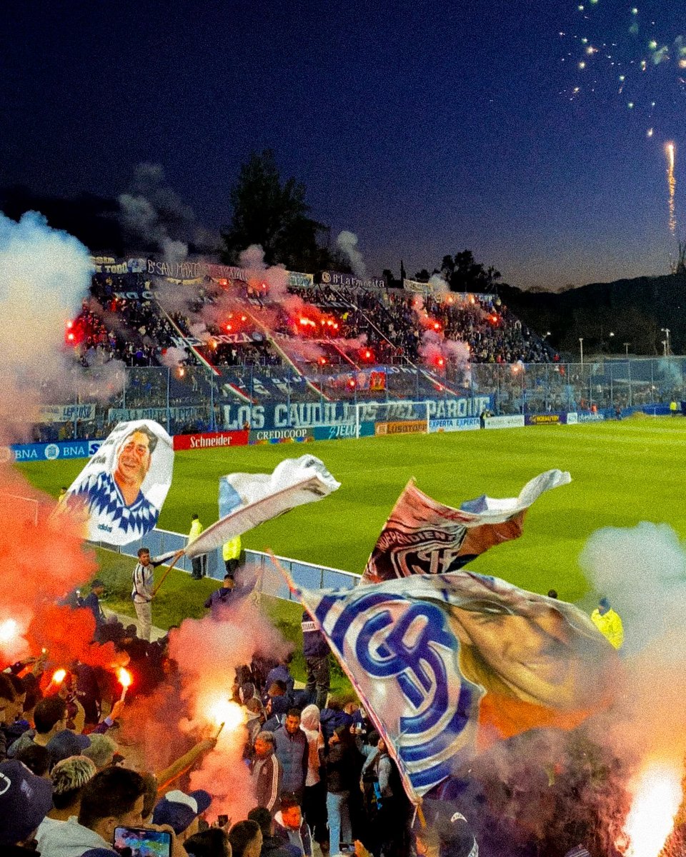 AnaIyticsCSIR's tweet photo. Dejo unos fondos de lo que fue la Fiesta de ayer 💙 https://t.co/4ciqiL62S3