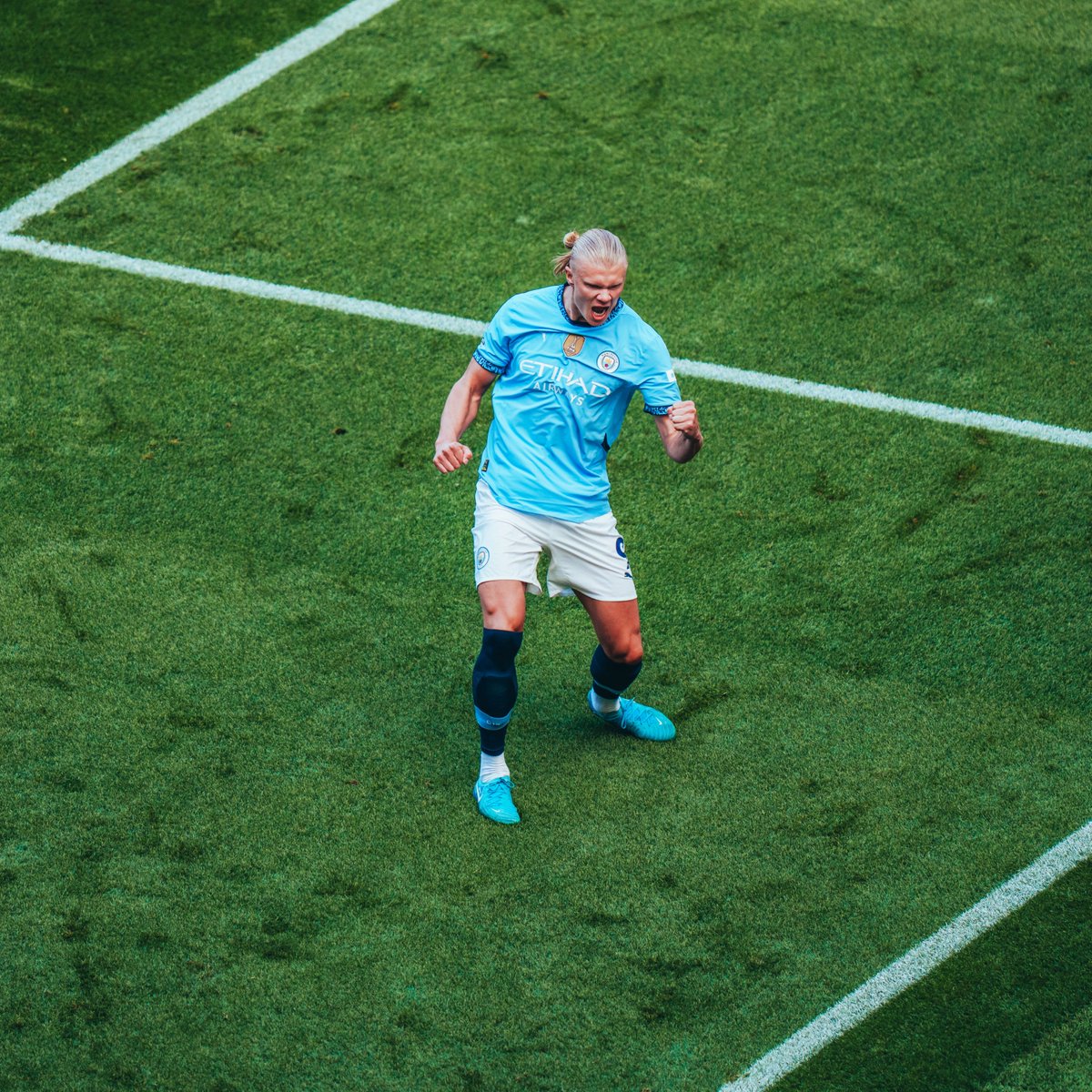 mancityIndo's tweet photo. Malam Minggu yang 𝒚𝒆𝒔! 💪🏼 https://t.co/cnaPehWSqD