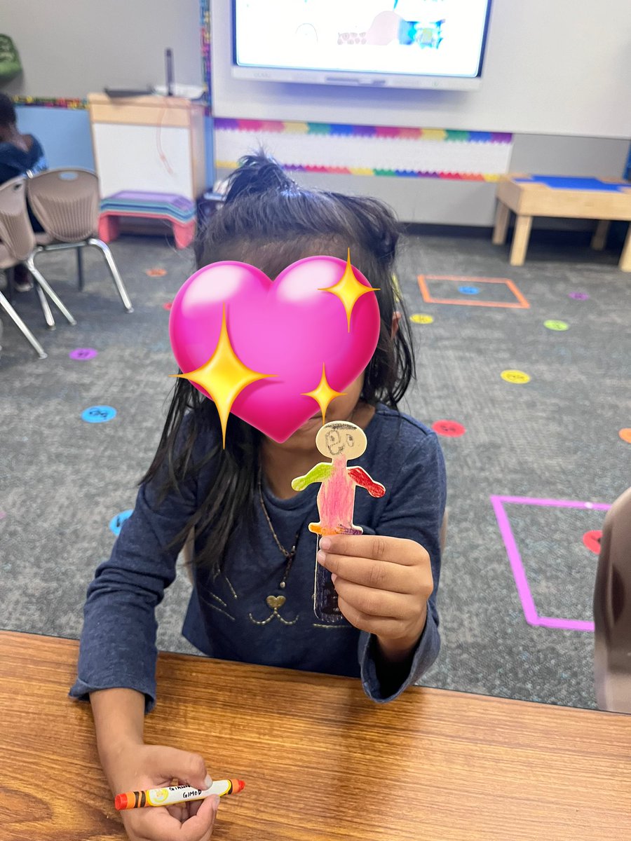 KiraBethDelgado's tweet photo. PreK loved creating themselves for our Safe Keeper bag! #LeonardLeopards @OLE_Leopards https://t.co/qBqywfwKeL
