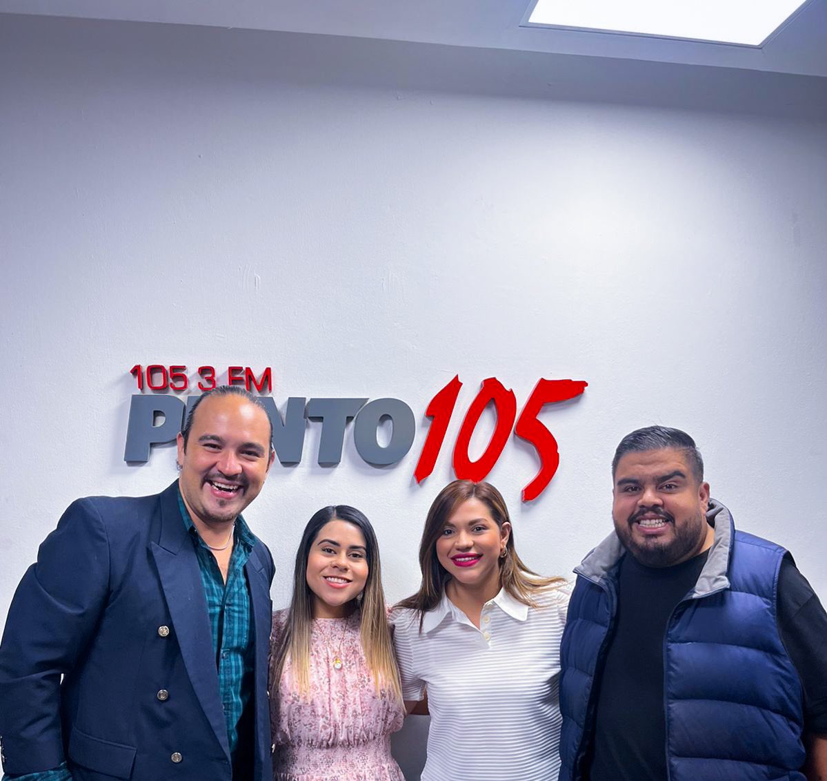 Adelemus's tweet photo. Gracias a los amigos de @EndorfinaRadio por la invitación a compartir la experiencia #ECLE y las oportunidades y retos de los jóvenes en #ElSalvador 

@Punto105 🙌🏼 https://t.co/07TLP7RgjN