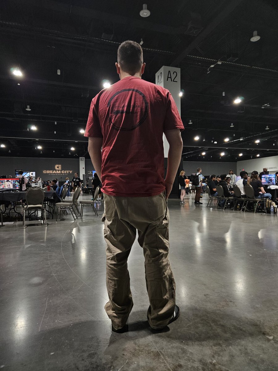 LFTGofficial's tweet photo. Merch live! https://t.co/CHRLGf1t8H https://t.co/AiDEBaqJSu