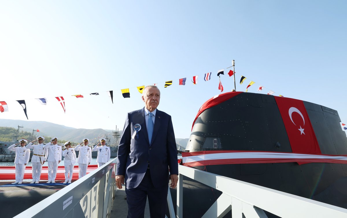 RTErdogan's tweet photo. “Denizlere hâkim olan cihana hâkim olur” prensibiyle bu alandaki kapasitemizi sürekli ileriye taşımayı sürdüreceğiz. 🇹🇷 https://t.co/z0GfohAoq8