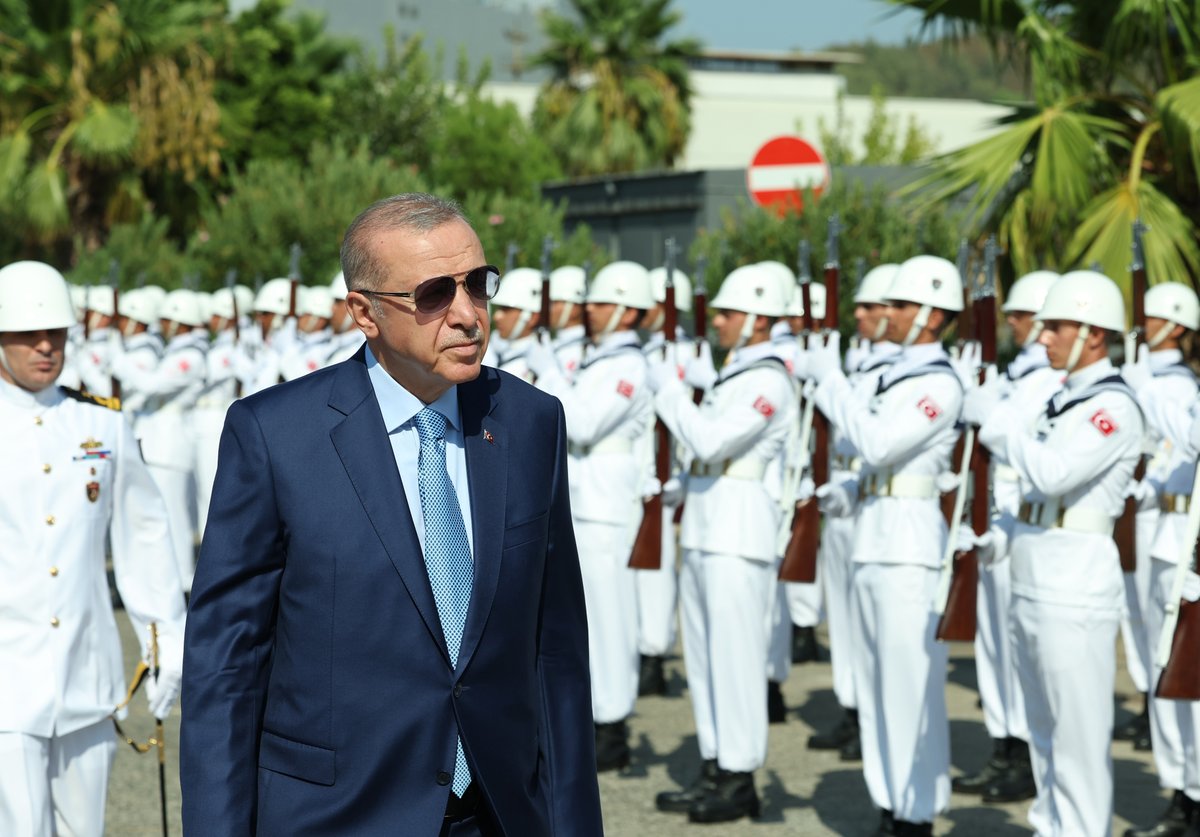 “Denizlere hâkim olan cihana hâkim olur” prensibiyle bu alandaki kapasitemizi sürekli ileriye taşımayı sürdüreceğiz. 🇹🇷