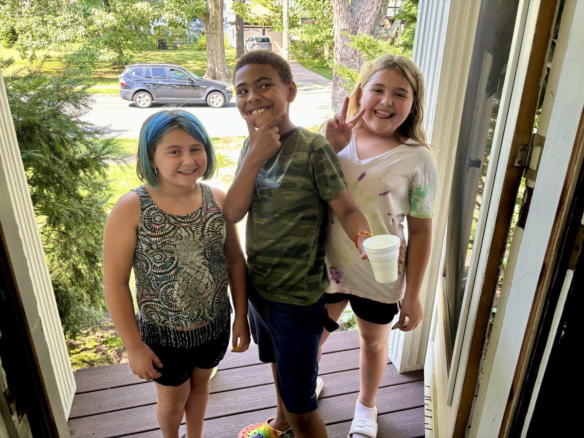Door-to-door lemonade sales? I am here for it.