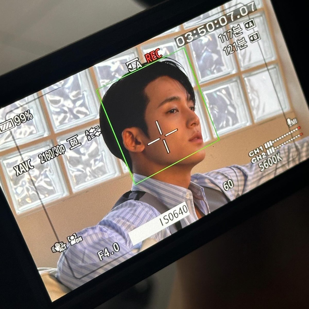 ㅤ ️️

In this fleeting instant, i embodies a perfect balance of solitude and allure, leaving an indelible impression on the canvas of our memories.

ㅤ ️️