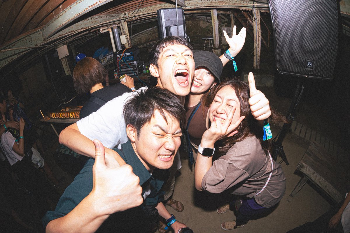 ONEMusicCamp's tweet photo. 深夜のお楽しみは猫ディスコのKIX SOUND SYSTEM✈️
愉快な夜はどこまでも続いていくぜ✌️
#KIXSOUNDSYSTEM
#ONEMUSICCAMP
photo by Daiki https://t.co/mtnCx9zlZz