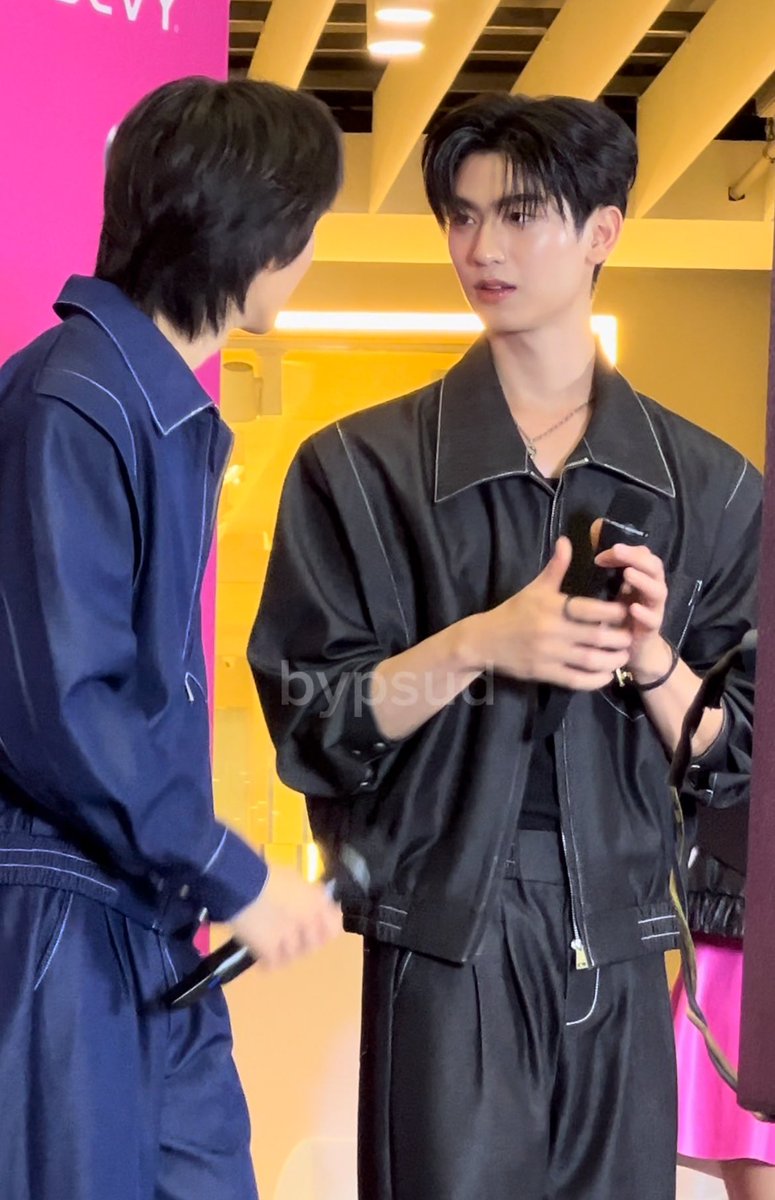 bypsud's tweet image. น้องก้องไปไย พี่โทตบขาให้ปุๆ✊🏻✊🏻🥹

 #โทมัสก้อง #thomaskong  
#DevyXthomaskong