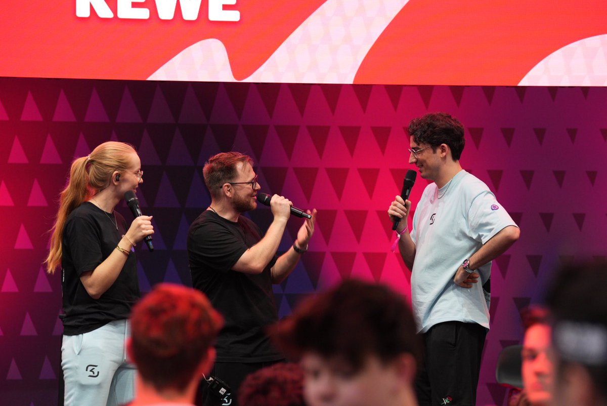 SK Gaming (@skgaming) on Twitter photo Und ab geht's in die nächste REWE Minecraft Challenge zusammen mit <a href="/RvNxMango/">Monotone Frucht</a>!
Hast du das Zeug zum Meisterbauer? Dann komm vorbei 🫵🏼 Und ab geht's in die nächste REWE Minecraft Challenge zusammen mit <a href="/RvNxMango/">Monotone Frucht</a>!
Hast du das Zeug zum Meisterbauer? Dann komm vorbei 🫵🏼
