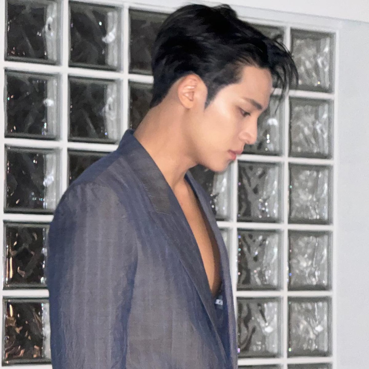 ㅤ ️️

Embracing the enigmatic allure of shadows, i captivates with every frame.

ㅤ ️️