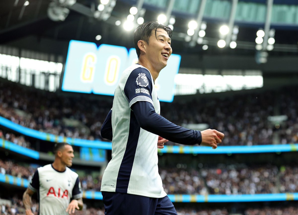 Son Heung-Min have now scored 122 Premier league goals.

More than Ian Wrght, Steven Gerard and Romelu Lukaku, to mention a few.

Only 20 players have scored more goals in premier league history.

Sonny is likely to end in the top 10 of this list before he retires.

Our captain🤍