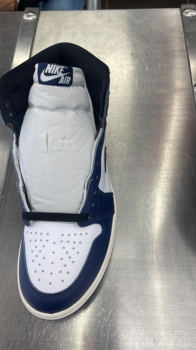 ToNYKX_'s tweet photo. Todays feet .. #FEETMATTER #WHATSONYOURFEET AJ1 #NYKX https://t.co/EIPdAsjbNr