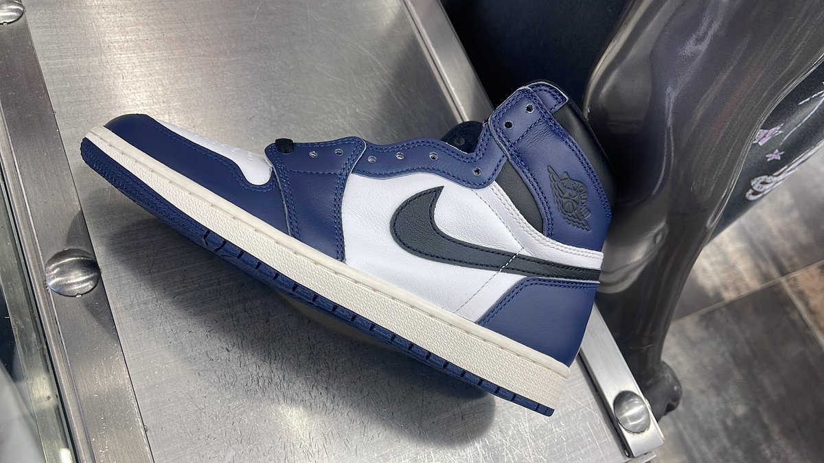 ToNYKX_'s tweet photo. Todays feet .. #FEETMATTER #WHATSONYOURFEET AJ1 #NYKX https://t.co/EIPdAsjbNr