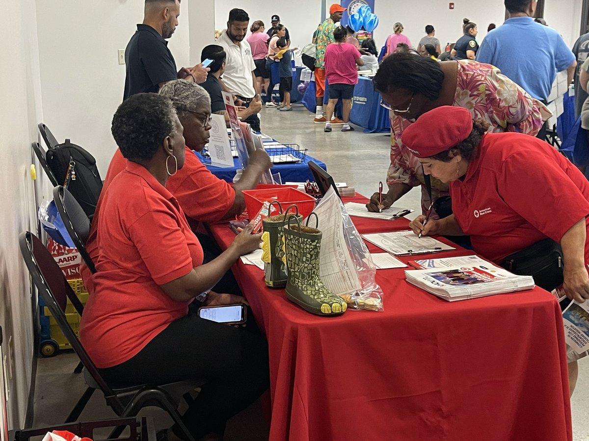 swygal71's tweet image. Thank you @CMPlummer4 for hosting an Emergency Preparedness Fair at the Kashmere Multi-Service Center and for inviting #AARPHouston to participate. 🦺@AARPTX #AARPVolunteers
