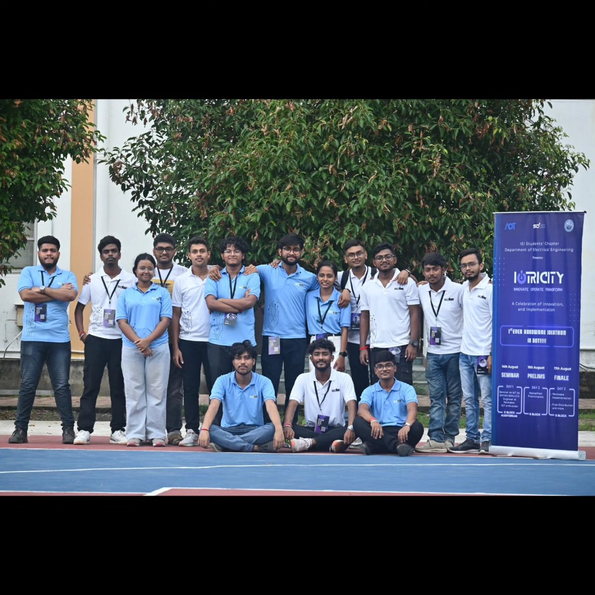 sceeaot's tweet photo. 🗓️IOTricity'24 Day 2: A Day of Inspiration! (August 16th, 2024)🚀
The day was marked with a lot of creativity and innovation. Individuals in different classes presented💻 their modernized IoT applications ⚙️that left the judges amazed by their intelligent plans.
#IOTricity
#scee https://t.co/VtdWClGEcm