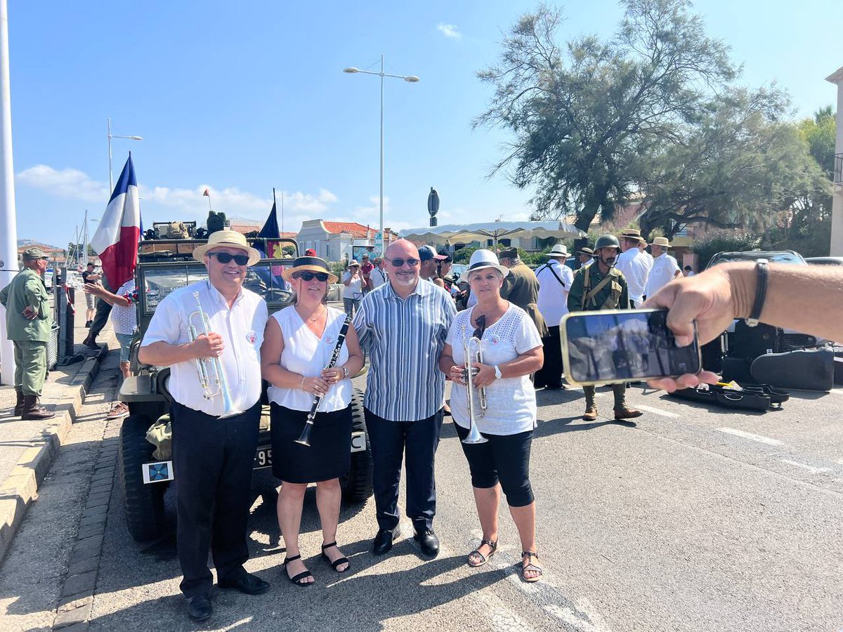 Boccaletti83's tweet photo. 🪖 Défilé militaire de l’Association Group Military Conservation La Seyne sur mer, accompagné en musique par La Six Fournaise - Philarmonie de #Sixfours, ce matin au #Brusc 🇫🇷 https://t.co/bwfWLzqhYS