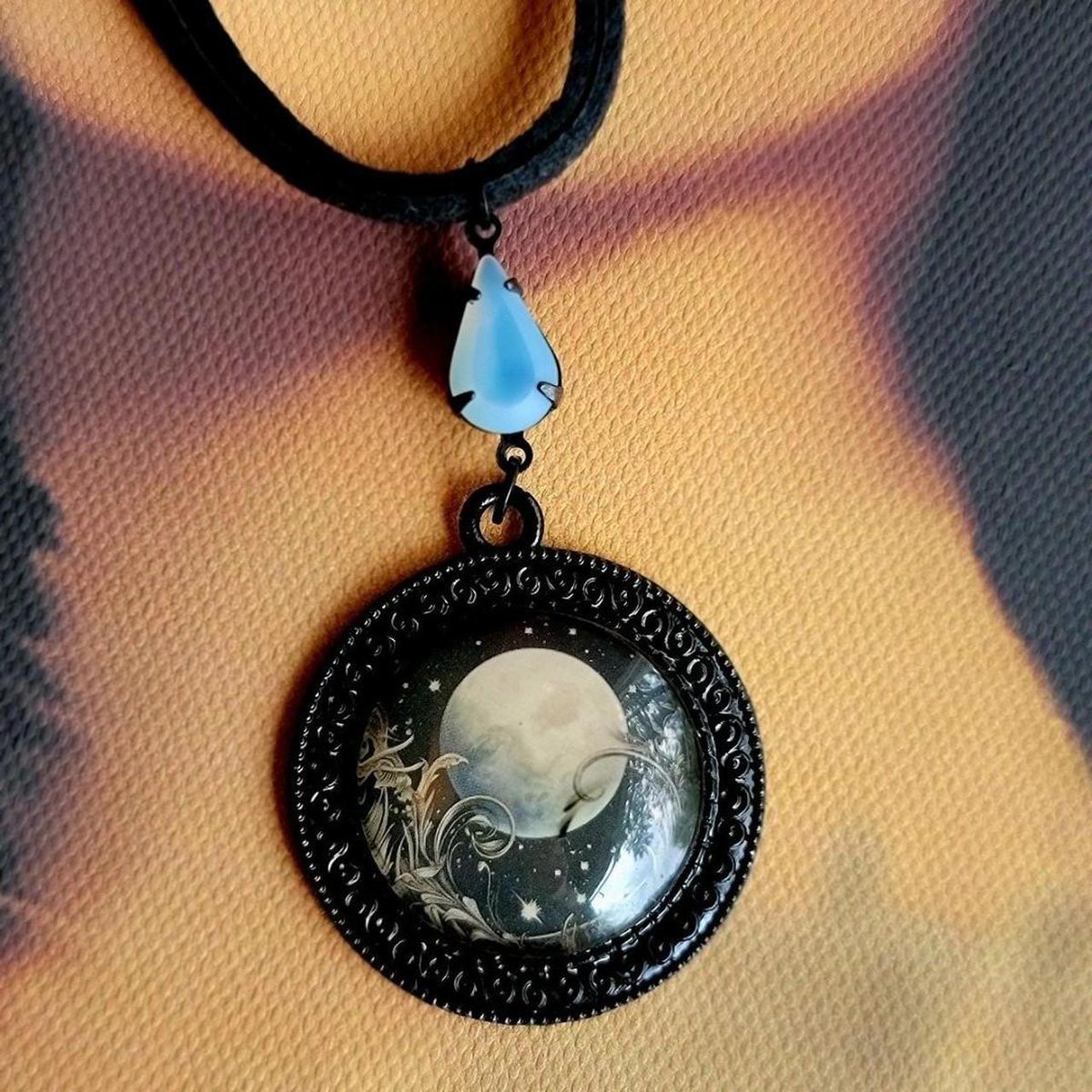 SilvermoonAdorn's tweet photo. Look what I just found on Depop 👀
#moonmagic #sapphire 
https://t.co/QjdvuxOuqs https://t.co/0fRcqKWAlN