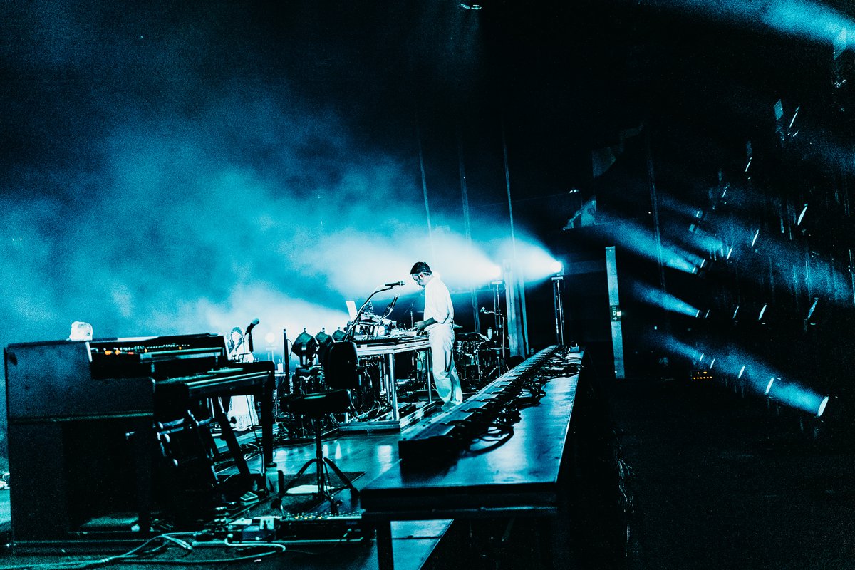 PostalService's tweet image. Glasgow, thank you for a wonderful first show back in the UK!

The tour continues this weekend at @UtilitaArenaCDF in Cardiff and @allpointseastuk in London.

📸: @BlazerGrillman