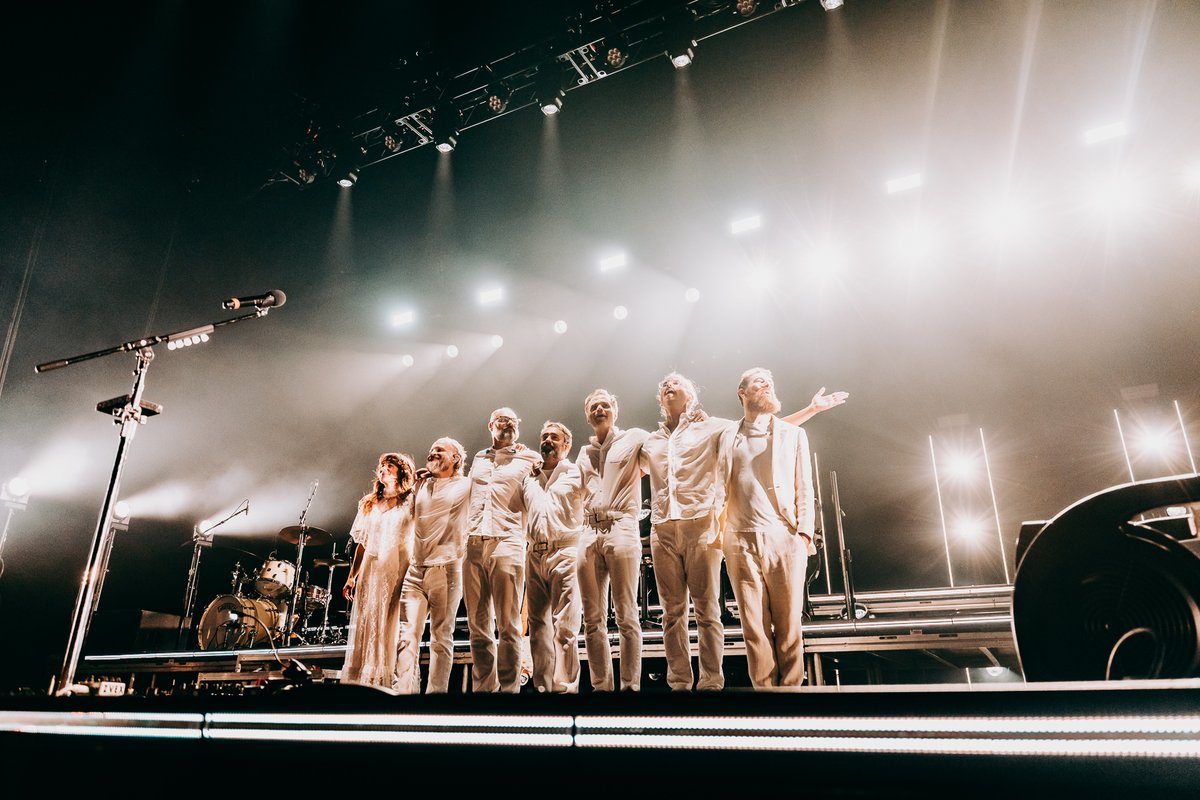 The Postal Service (@postalservice) on Twitter photo Glasgow, thank you for a wonderful first show back in the UK!
The tour continues this weekend at <a href="/UtilitaArenaCDF/">Utilita Arena Cardiff</a> in Cardiff and <a href="/allpointseastuk/">All Points East</a> in London.
📸: <a href="/BlazerGrillman/">sah-lad</a> Glasgow, thank you for a wonderful first show back in the UK!
The tour continues this weekend at <a href="/UtilitaArenaCDF/">Utilita Arena Cardiff</a> in Cardiff and <a href="/allpointseastuk/">All Points East</a> in London.
📸: <a href="/BlazerGrillman/">sah-lad</a>
