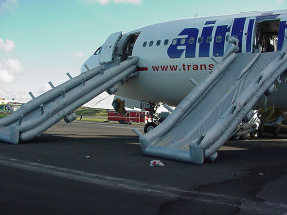 Hoy se cumplen 23 años del milagro de las Azores, el mayor planeo registrado con un avión comercial. El vuelo 236 de Air Transat operado por el A330-200 con matrícula C-GITS  realizaba un vuelo entre Toronto y Lisboa cuando se quedó sin combustible debido a una fuga en el motor