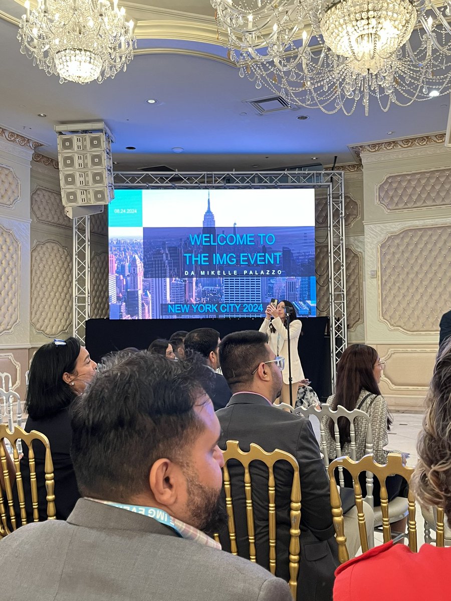 SolBasabe's tweet photo. @TheIMGevent has officially started! 🥂✨Thank you Lucia for your time and for sharing your experience with us @santistevan1707 @ProjectImg @PIMGlatino https://t.co/pGdzkEd6Hw