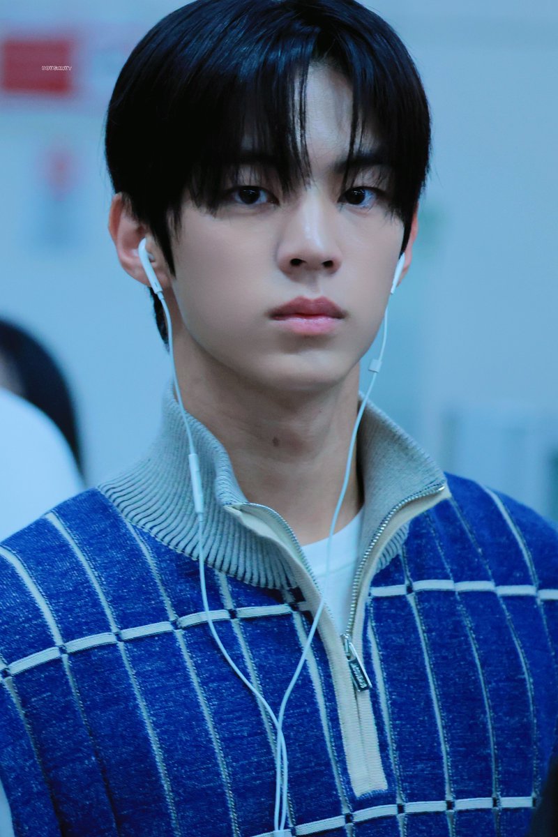 doughnut0130's tweet photo. 240824 MGM 입국 HD

잘 자고 내일 화이팅🎉

#천재똥강아지 #DOHOON #도훈 
#TWS #투어스 #ドフン #トゥアス https://t.co/dxKVVX11AB