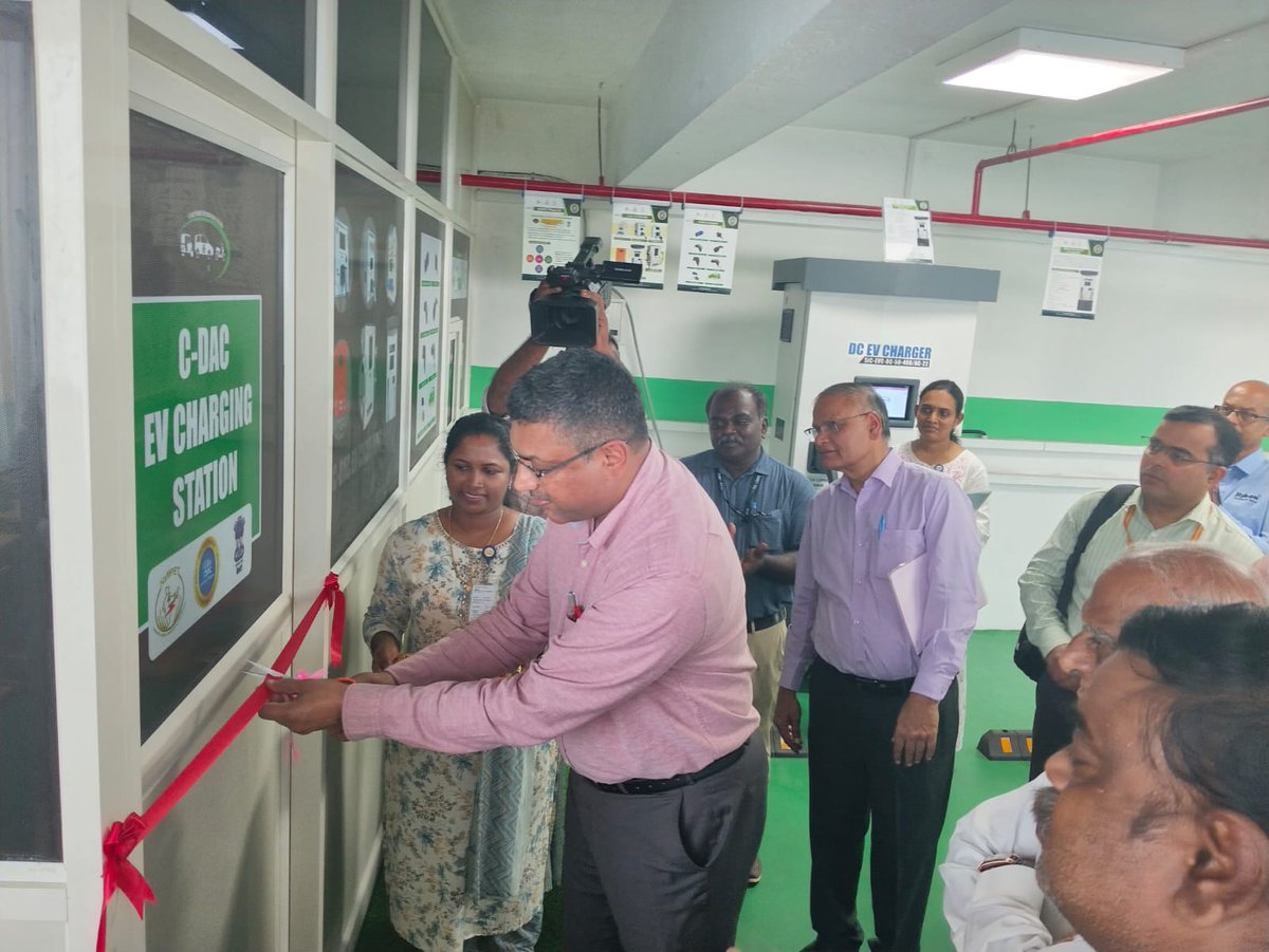 _DigitalIndia's tweet photo. Inauguration of Model Indigenous EV Charging station by S. Krishnan, Secretary, @GoI_MeitY at C-DAC, Thiruvananthapuram, Technopark Campus. Developed by @cdacindia under the National Mission on Power Electronics Technology #NAMPET for nationwide use. #DigitalIndia #aatmanirbharbharat @MSH_MeitY