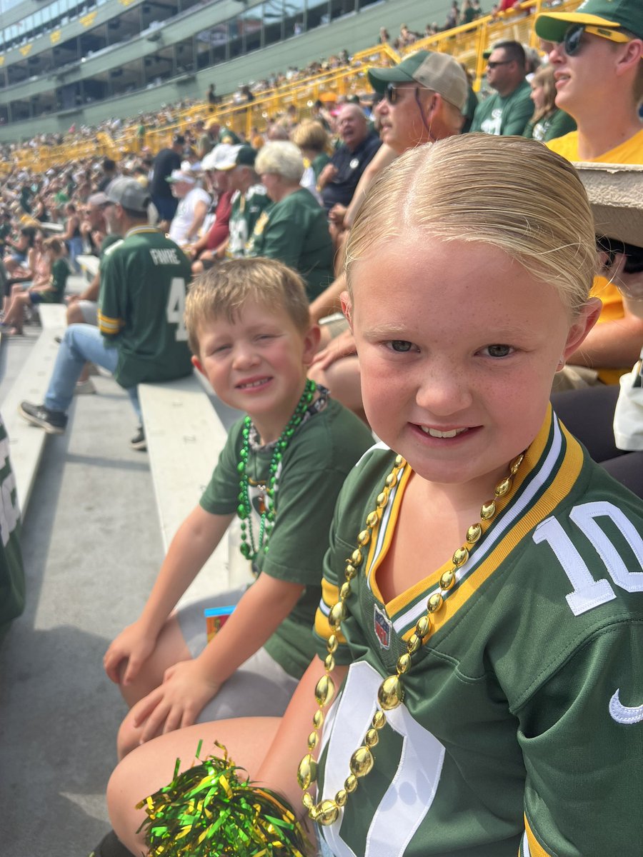 tmilbach75's tweet photo. #getloudlambeau https://t.co/Eyfwx2yFUV