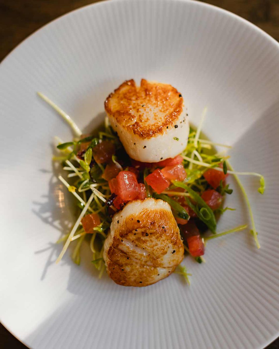 Emerald Lake Lodge tweet media