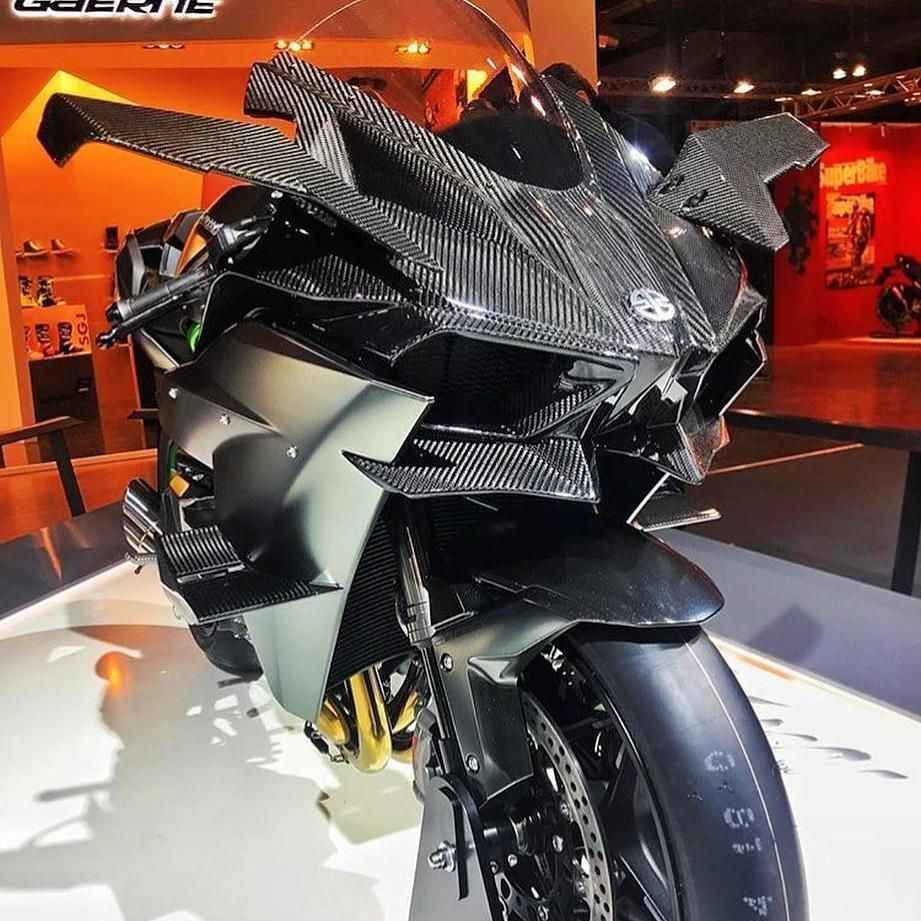MoreMotorcycles's tweet photo. #Kawasaki Ninja H2R https://t.co/NObzCqCAwR