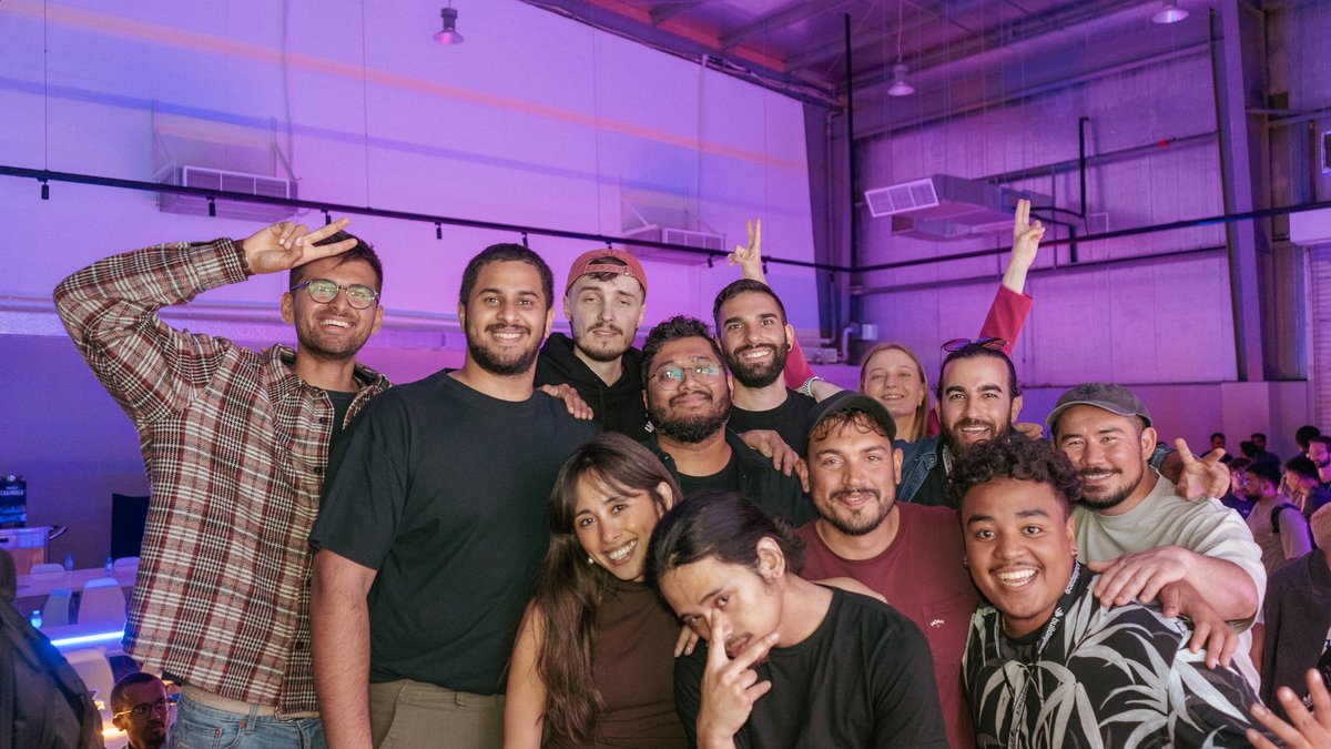 devmo_4's tweet image. to say that buildspace changed my life would be an understatement 

i wouldn&apos;t be where i am today without them

thank you @FarzaTV for taking a risk on me before i ever took a risk on myself

&amp;amp; thank you to the @_buildspace community for inspiring the builder in me ❤️💙💛💚