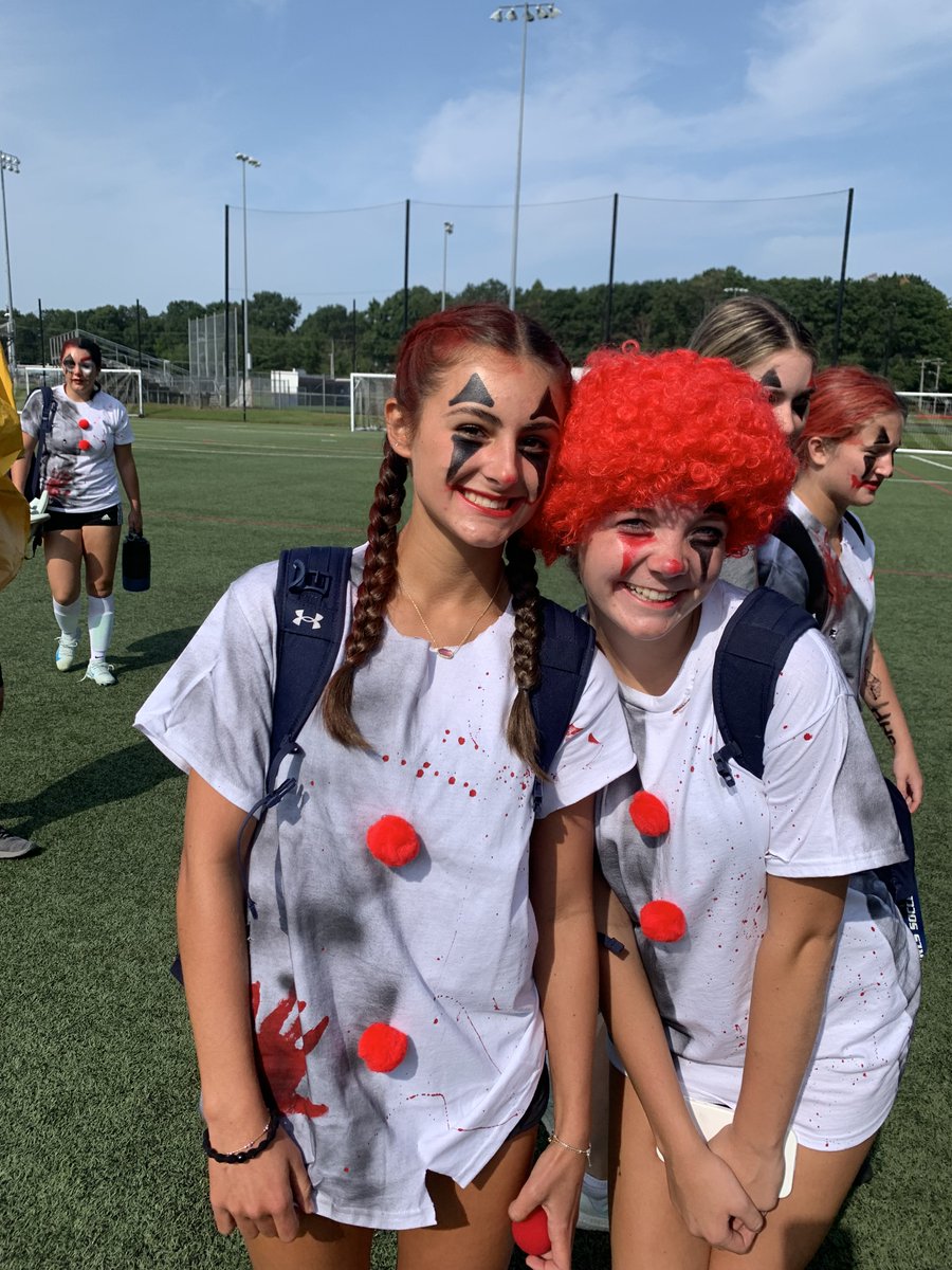 EGSgirlssoccer's tweet photo. Team Bry
"The Clowns from It" https://t.co/mHPlEtKuiG