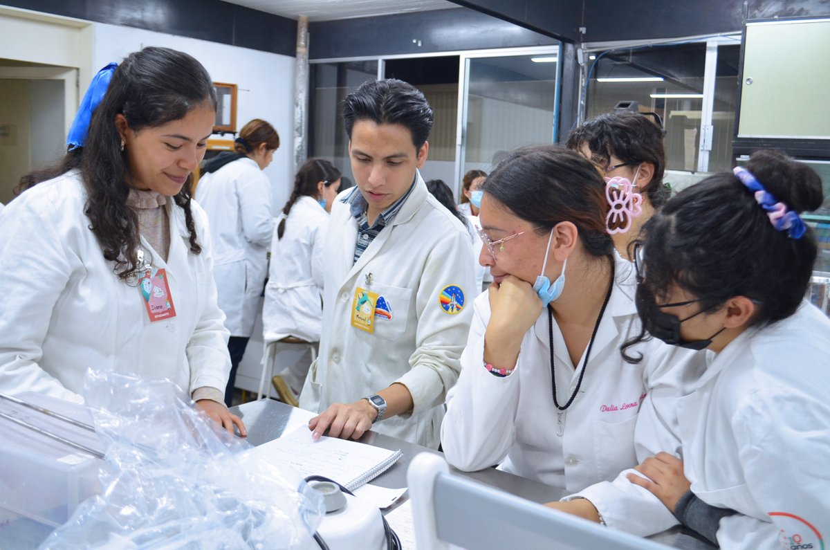 ClubesCienciaMx's tweet photo. Muchas fotos increíbles de Sede #Guanajuato 🤓🙌🐸

Te mostramos algunas en este post 🫶 
#Education #CienciaenMexico #STEM https://t.co/8ZrBx005JC