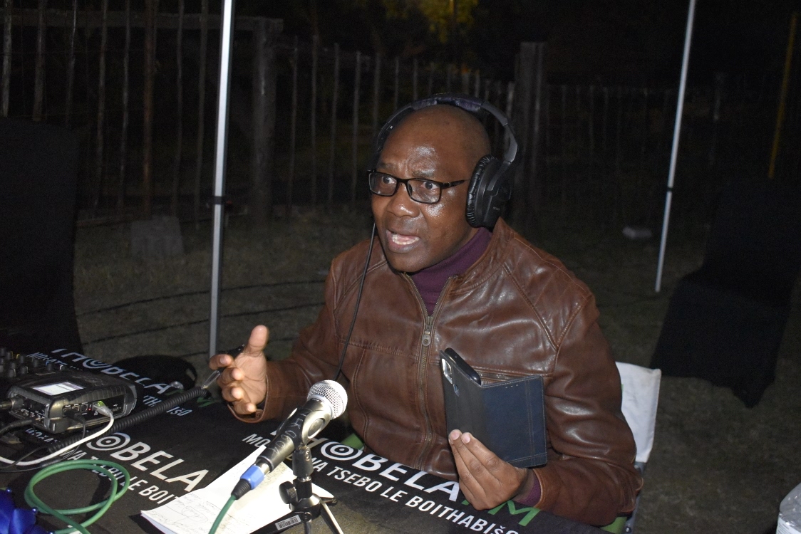 ThobelaFMYaka's tweet photo. Lenaneo la #AfrikaYaDinaledi le gaša thwii go tšwa #OneCountryConcert. Theeletša 87.6-92.1 MHz go kwa ditiragalo tša mo. https://t.co/jXxX7BZ3Ea