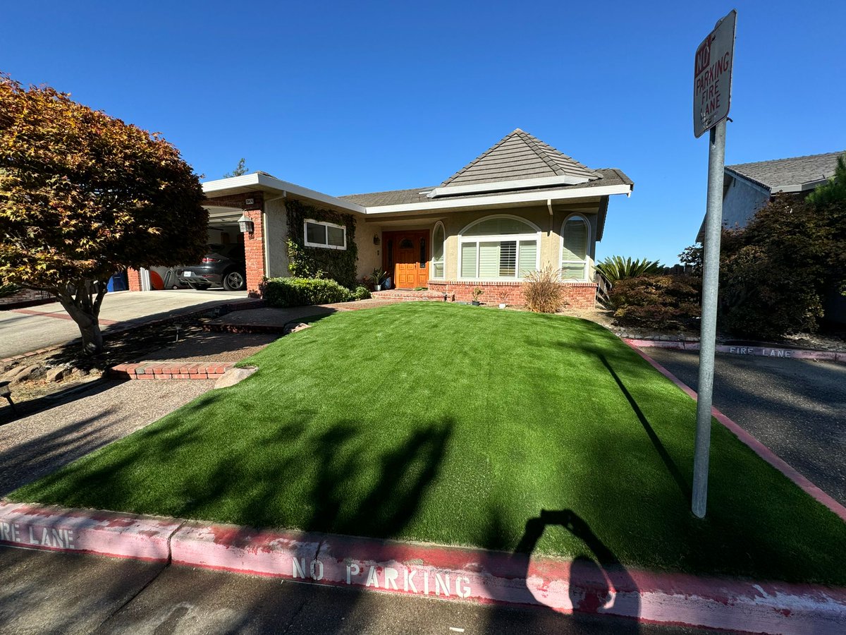 ArtOfTurfInc's tweet photo. Say goodbye to watering and mowing with our synthetic grass! We offer you a sustainable, low-maintenance alternative that looks amazing in any outdoor space.

What we offer: ✅ Installation of high quality synthetic and artificial turf. ✅ Custom designs to fit any area. https://t.co/Dcn4Pi61Jl
