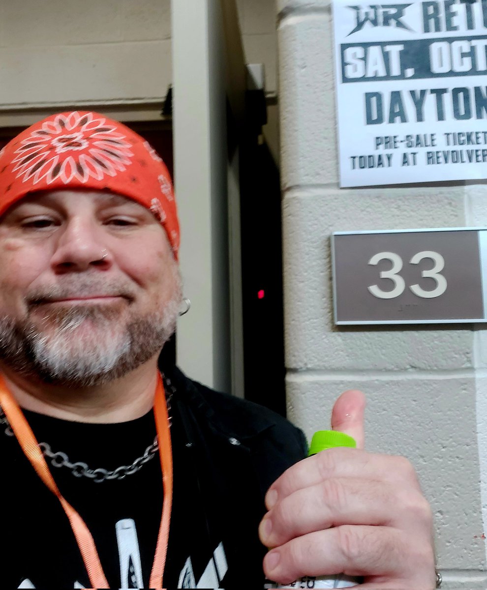 COwsley33's tweet photo. 8/24/24 2:55p: #RevolverDay the rassles happen in #Suite33, of course they do. #RevolverFIGHT #RevolverTASTE #calumetcenter #Dayton #ForOURByOUR #Wrestletrip #IowaToOhioXII #ICRevolverCrew #WithGinseng #OnTheRoadAgain #FiveYearAnniversary https://t.co/8F67p6mq6K