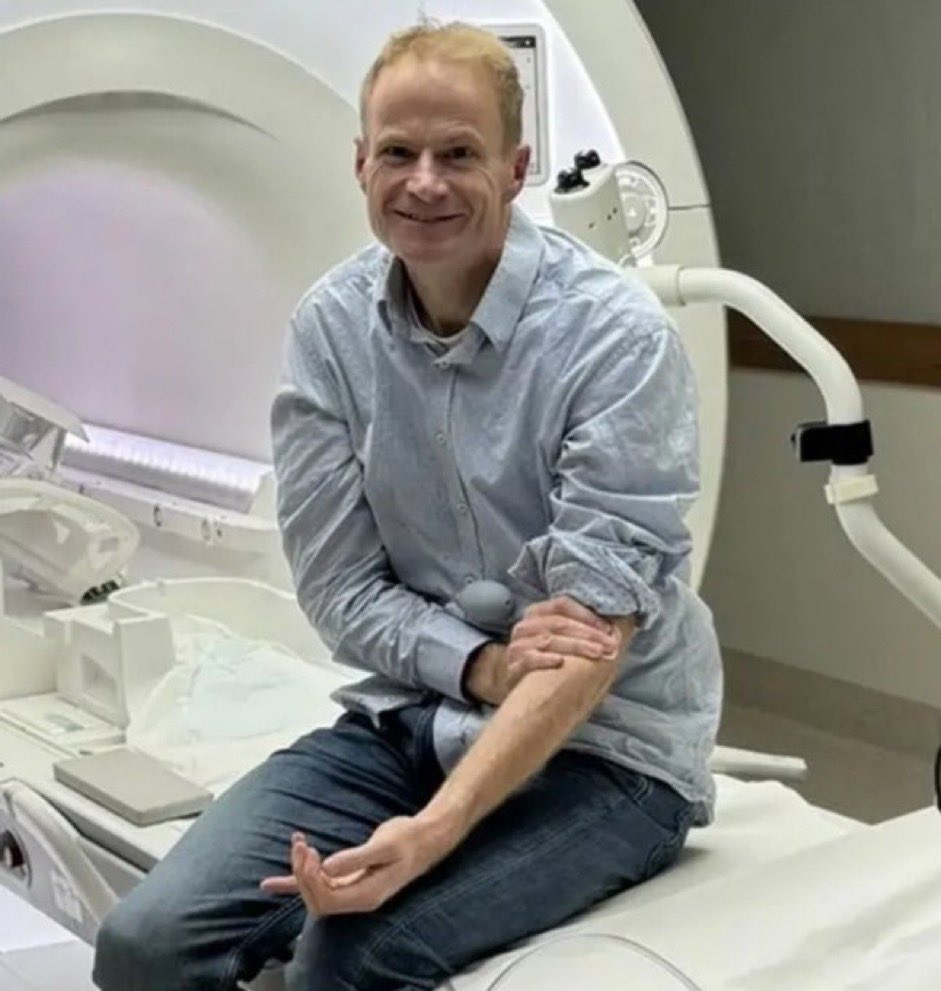 @Morbidful Australian Professor Richard Scolyer of University of Sydney and his colleague professor Georgina Long have been researching melanoma for years. So when Scolyer was diagnosed with a glioblastoma tumor in June last year, he decided to undergo their own treatment.
Their treatment