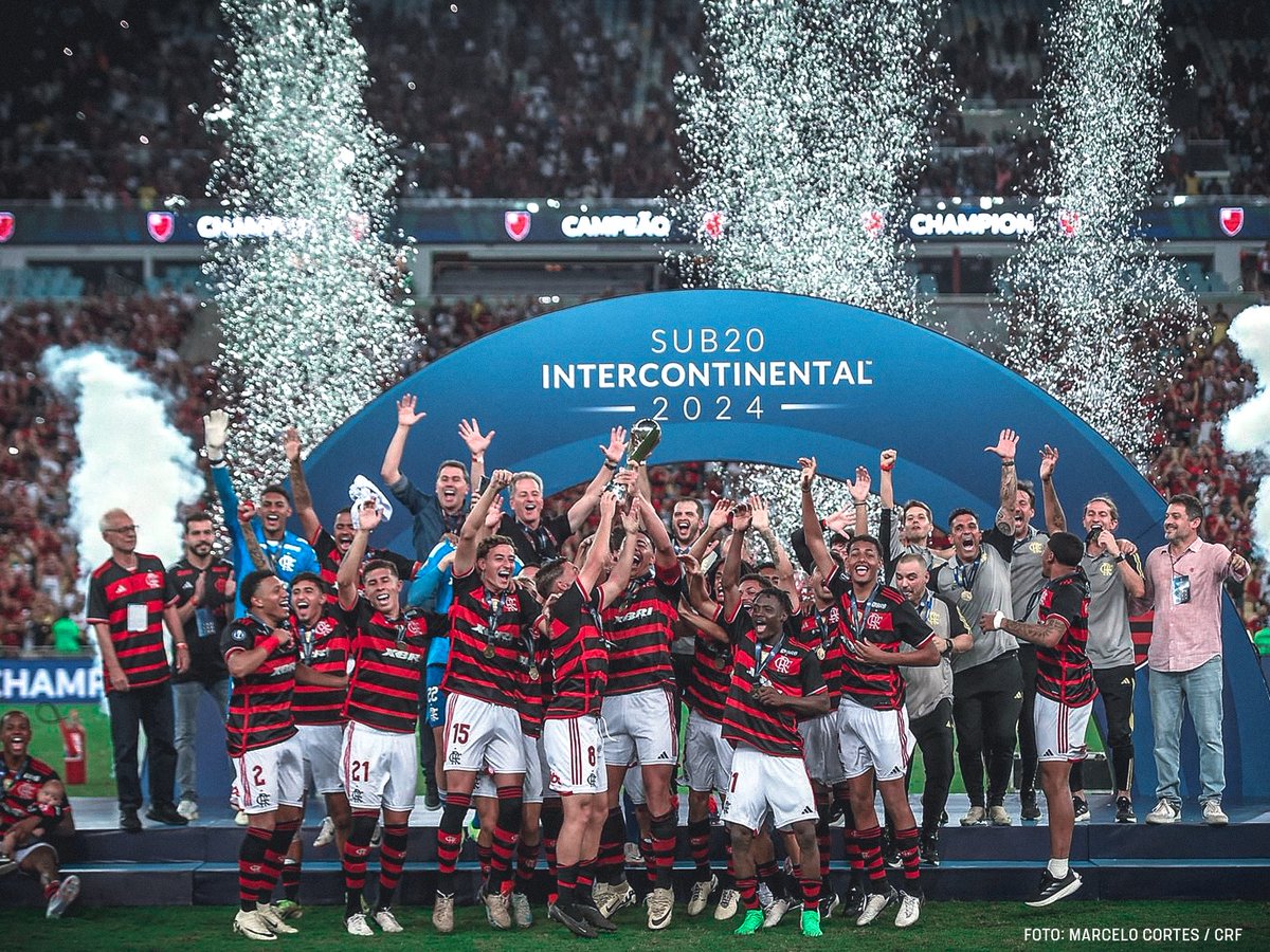 A FOTO PRA DEIXAR NA HISTÓRIA DO FLAMENGO: CAMPEÃO MUNDIAL SUB-20 NO MARACANÃ! QUE IMAGEM! 📸🔴⚫