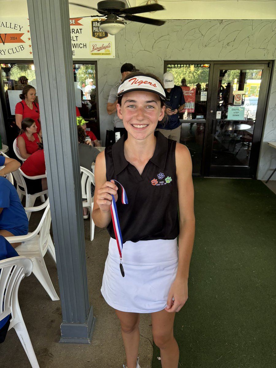 1K_kid87's tweet photo. @clcathletics Mazzacano places 16th, Trannel places 14th, Rud places 6th and Medlyn shoots a 3 over 75 in the 16 team Antioch invite!
Tigers win the Tournament:). Great day Tigers! https://t.co/zW2x6KDxZk