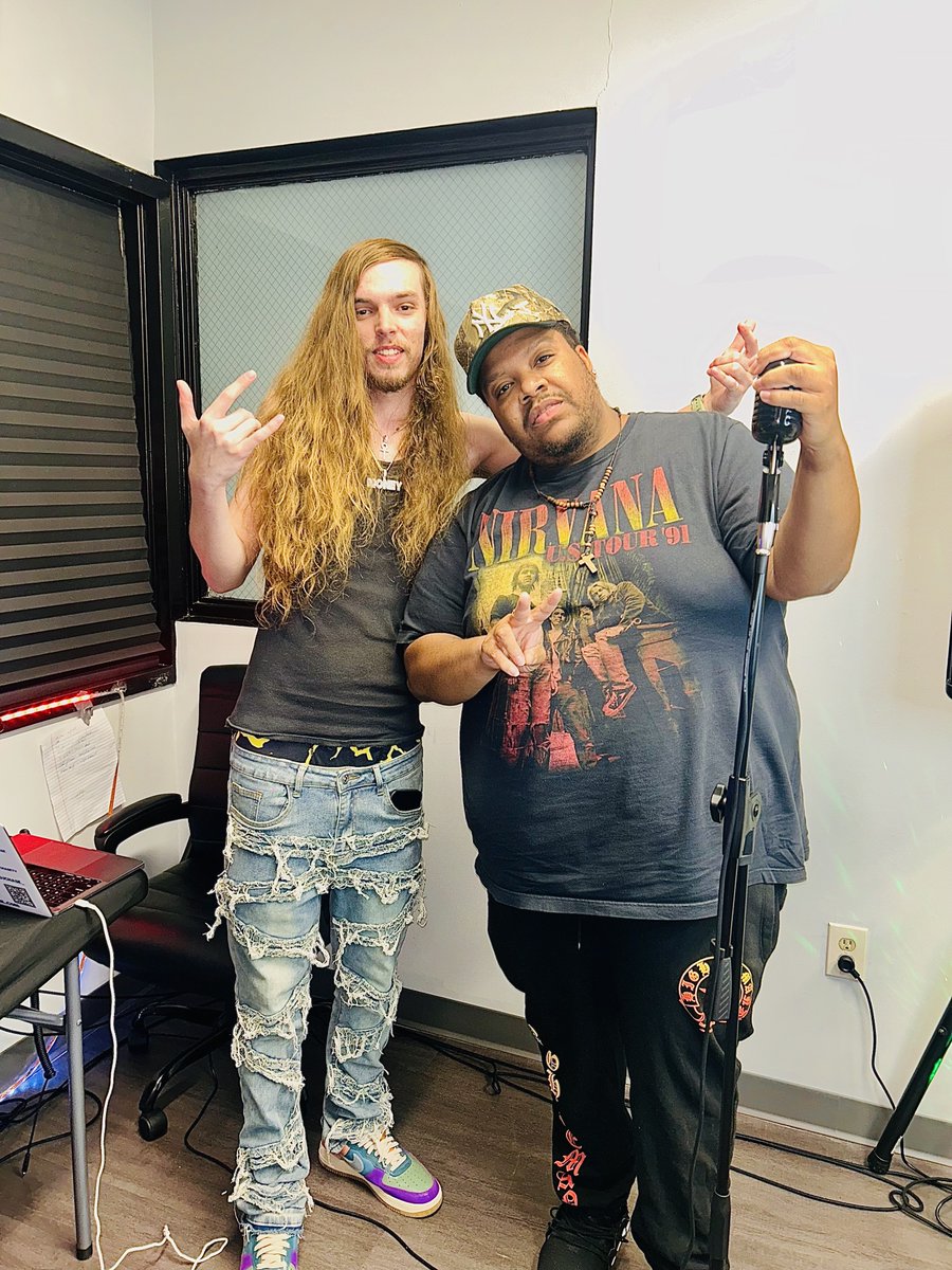 DJChaseradio's tweet image. O I told y'all It's about Growth and Expansion in 2024 - I'm in tuned with the best talent

@djchase at the office with Spartanburg's Own @bbe_leaf

watch the work

djchaseradio.com

#djchase #djchaseradio #worldwidesoundzrecords