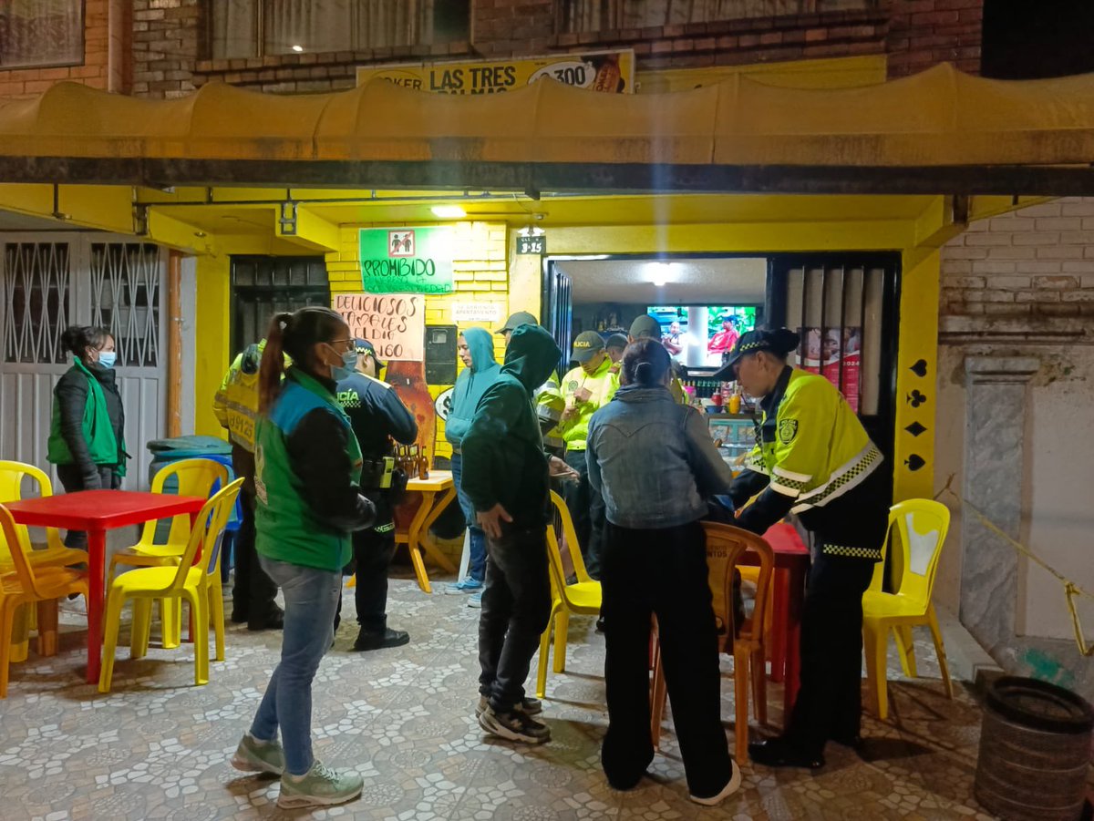RocioAranguren1's tweet photo. Profesionales del Equipo Móvil de Protección Integral de #Boyacá en articulacción con Policía de Infancia y Adolescencia, Policía de Turismo y DIJIN realizaron recorrido de prevención explotación sexual comercial y trabajo infantil por zonas comerciales y bares de Tunja. https://t.co/XscoqX1PAI