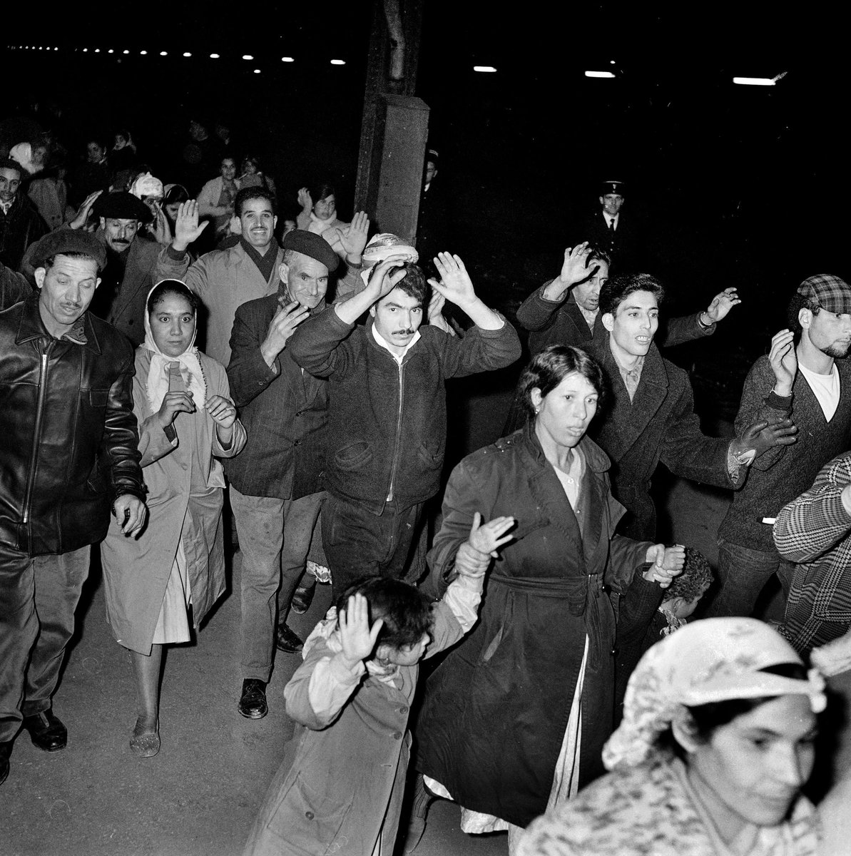 ⵣ 𝐚𝐮𝐫𝐨𝐫𝐚 ✮⋆˙ (@bentbelkacem) on Twitter photo 