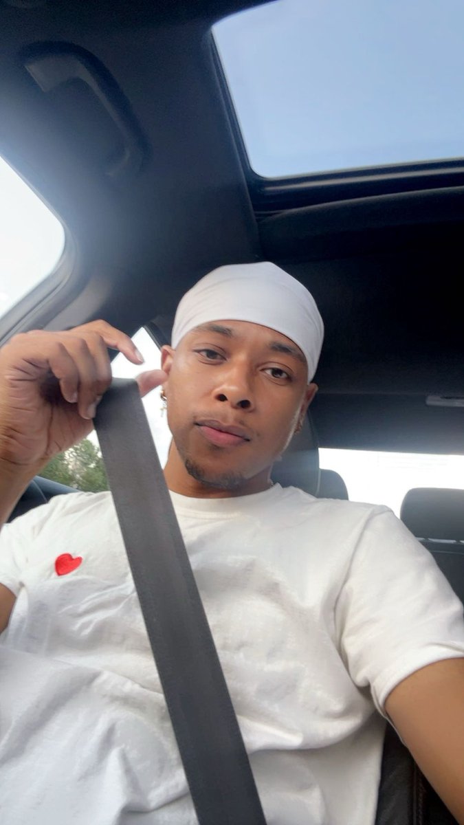 rickeykbrown's tweet photo. The bandana keeps me grounded https://t.co/ngWpFuOnIg