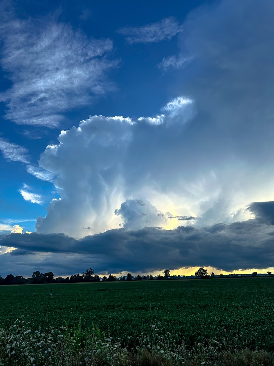 Its been a fairly slow year for my weather in my area but this storm from a week or so ago was nice to watch #Onstorm #Beauty #Weather